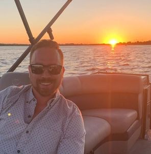 Meet your Posher, Derrick